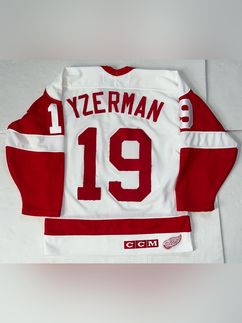 Vintage 90s Detroit Red Wings Steve Yzerman Ccm Youth Boys L/Xl Jersey